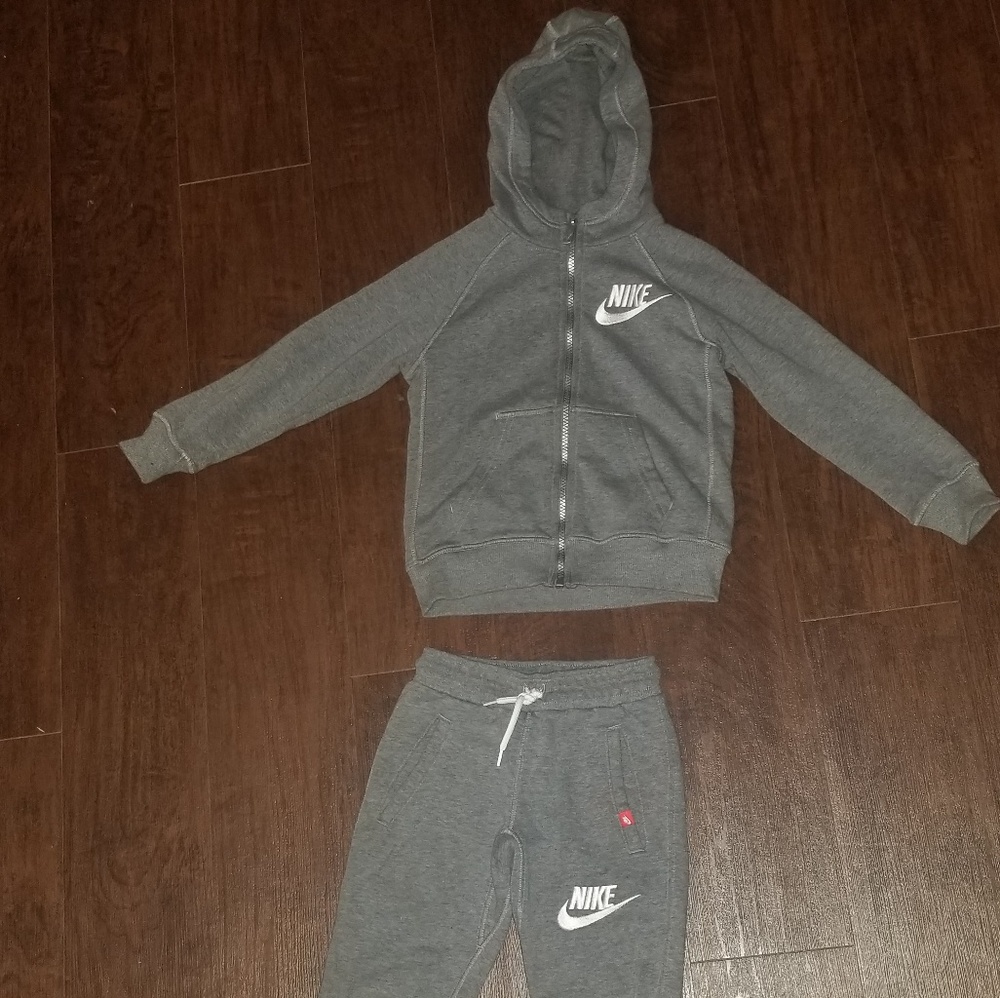 Toddlers Nike sweetsuit